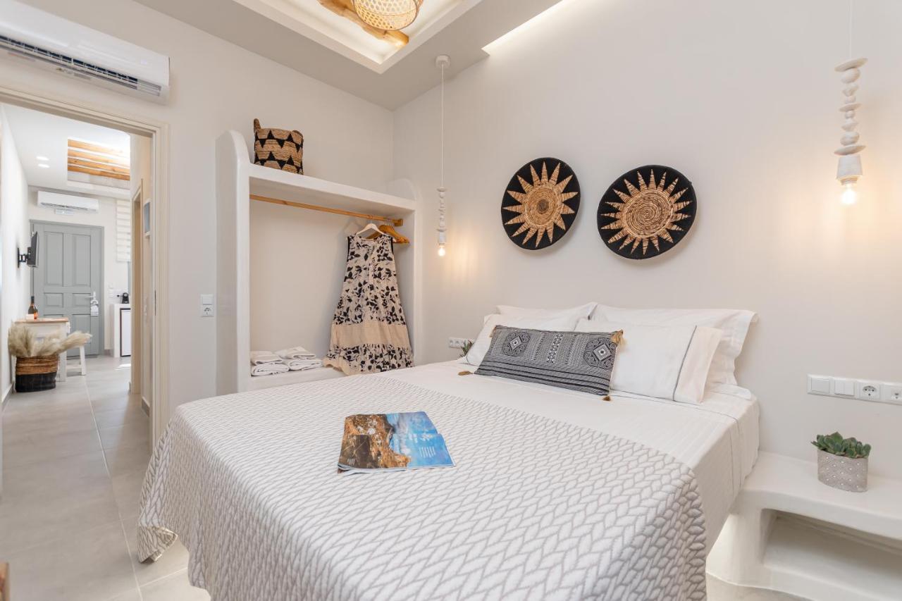 Porto Dema Luxury Suites Schoinoussa 外观 照片