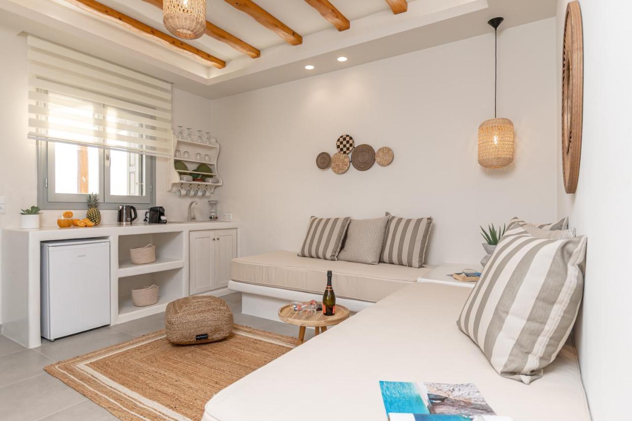 Porto Dema Luxury Suites Schoinoussa 外观 照片