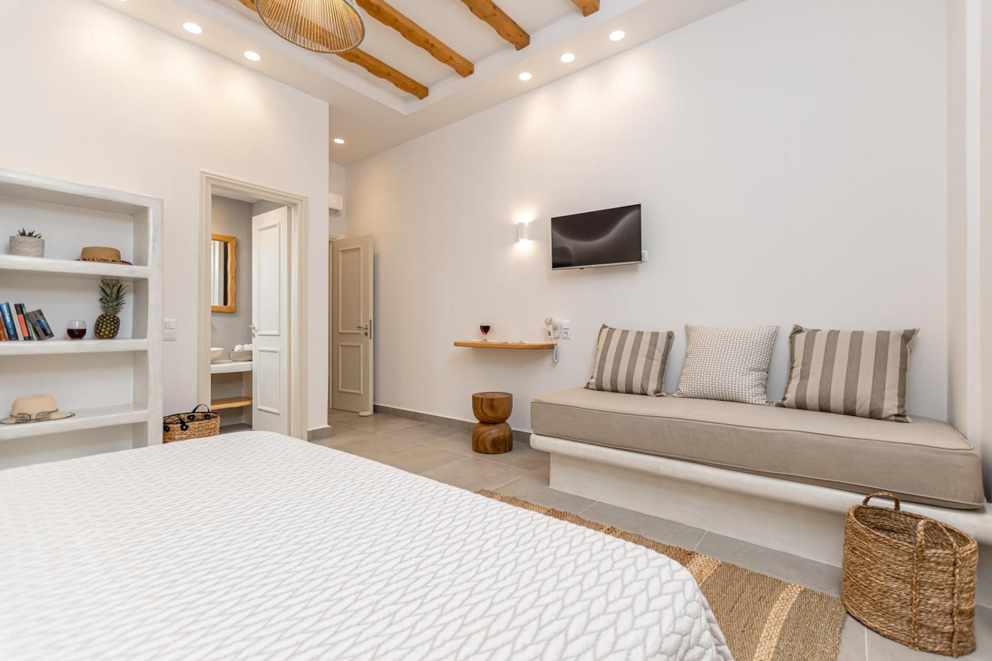 Porto Dema Luxury Suites Schoinoussa 外观 照片