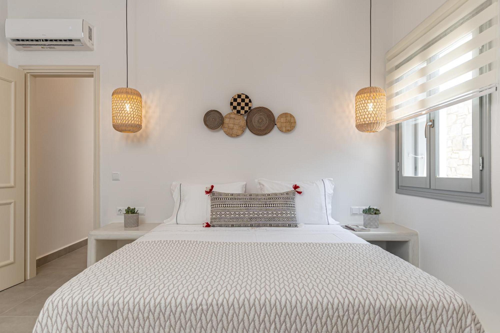 Porto Dema Luxury Suites Schoinoussa 外观 照片