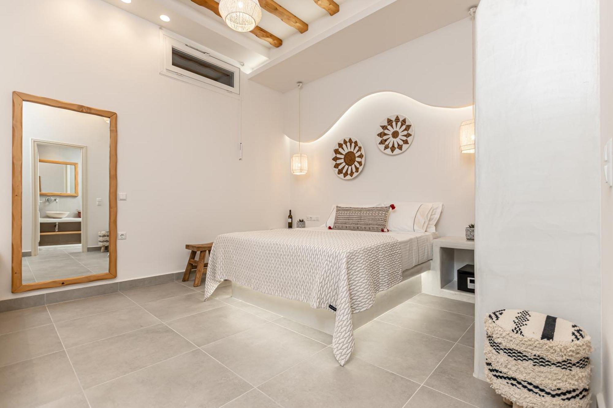 Porto Dema Luxury Suites Schoinoussa 外观 照片