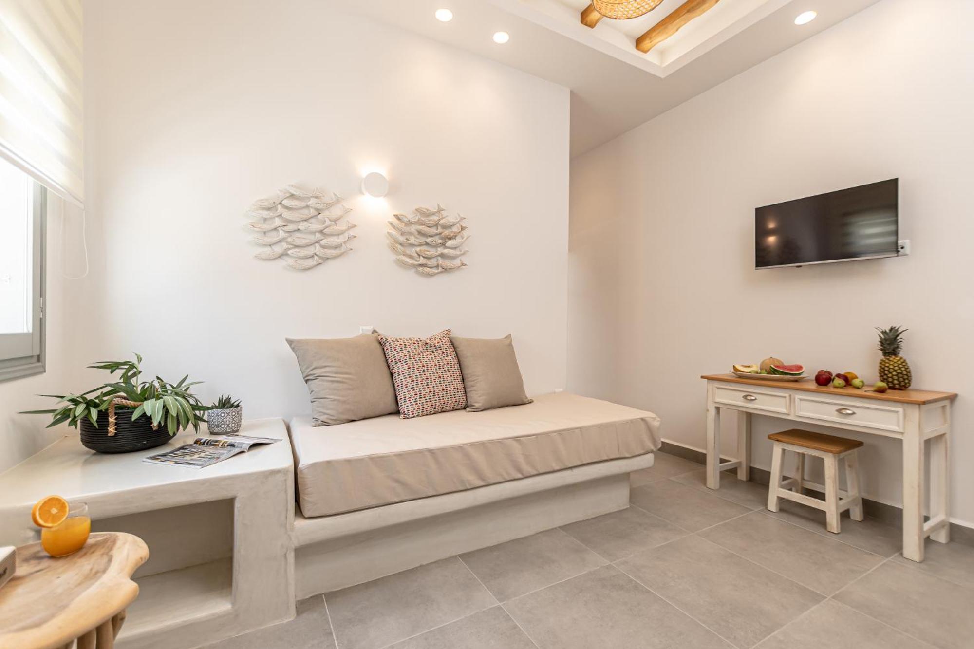Porto Dema Luxury Suites Schoinoussa 外观 照片