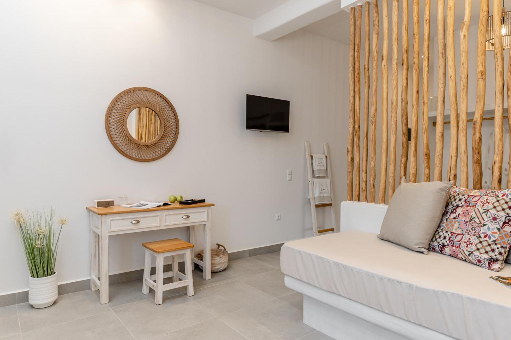 Porto Dema Luxury Suites Schoinoussa 外观 照片