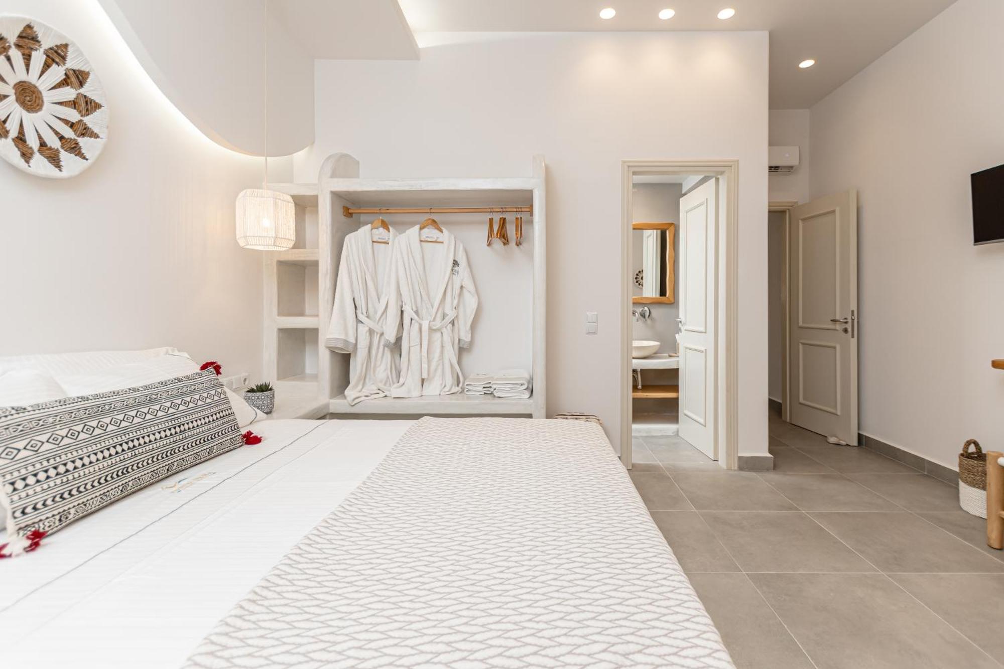 Porto Dema Luxury Suites Schoinoussa 外观 照片