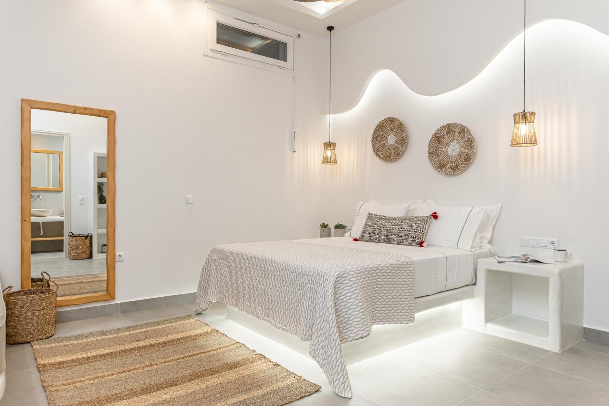 Porto Dema Luxury Suites Schoinoussa 外观 照片