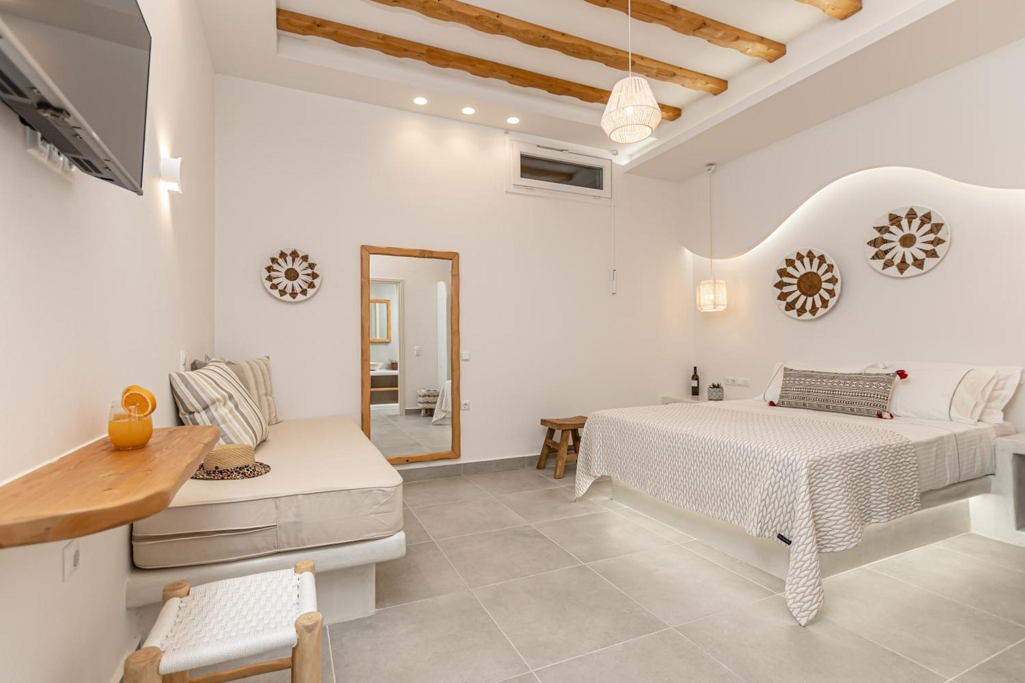 Porto Dema Luxury Suites Schoinoussa 外观 照片