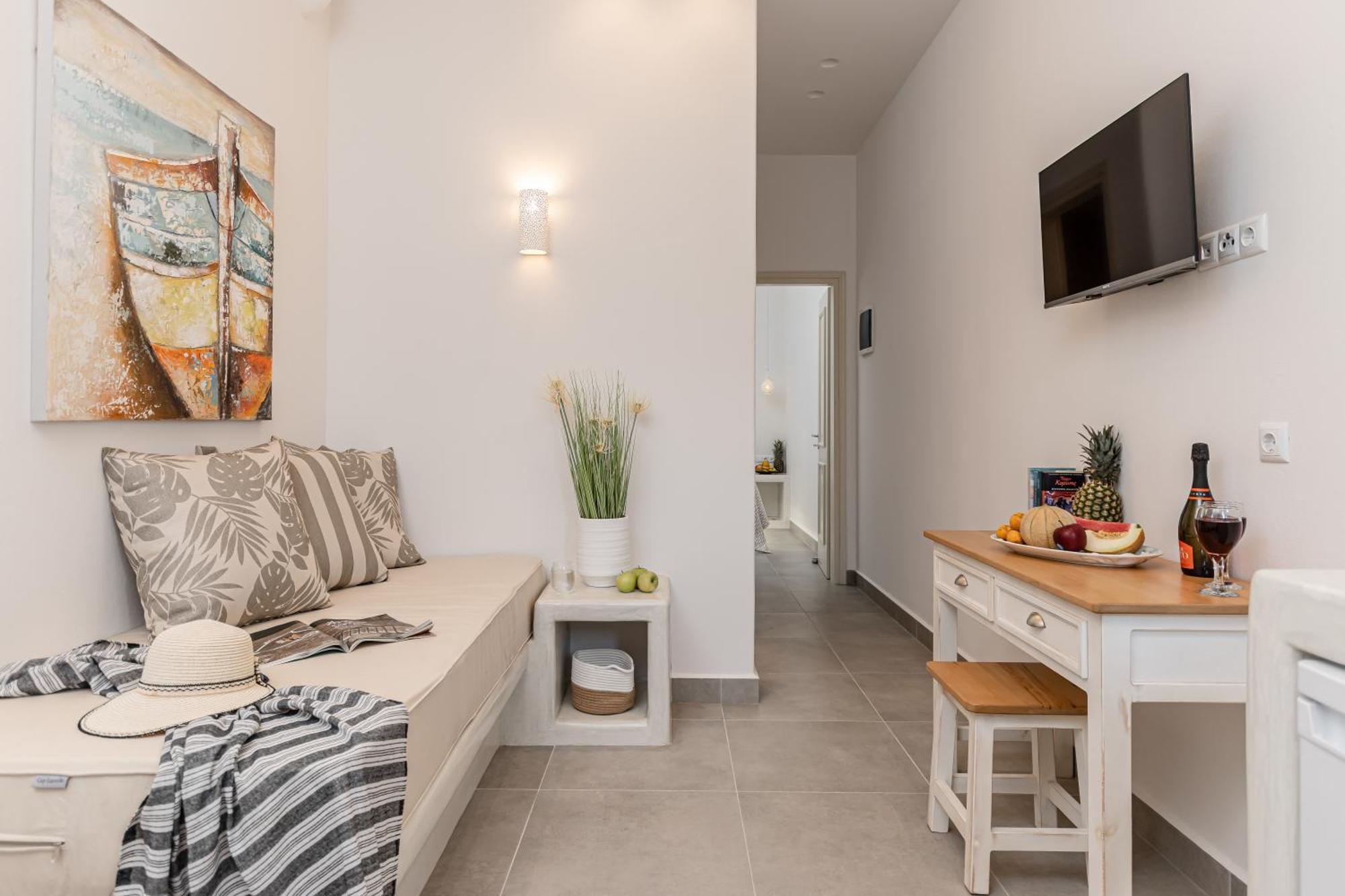 Porto Dema Luxury Suites Schoinoussa 外观 照片
