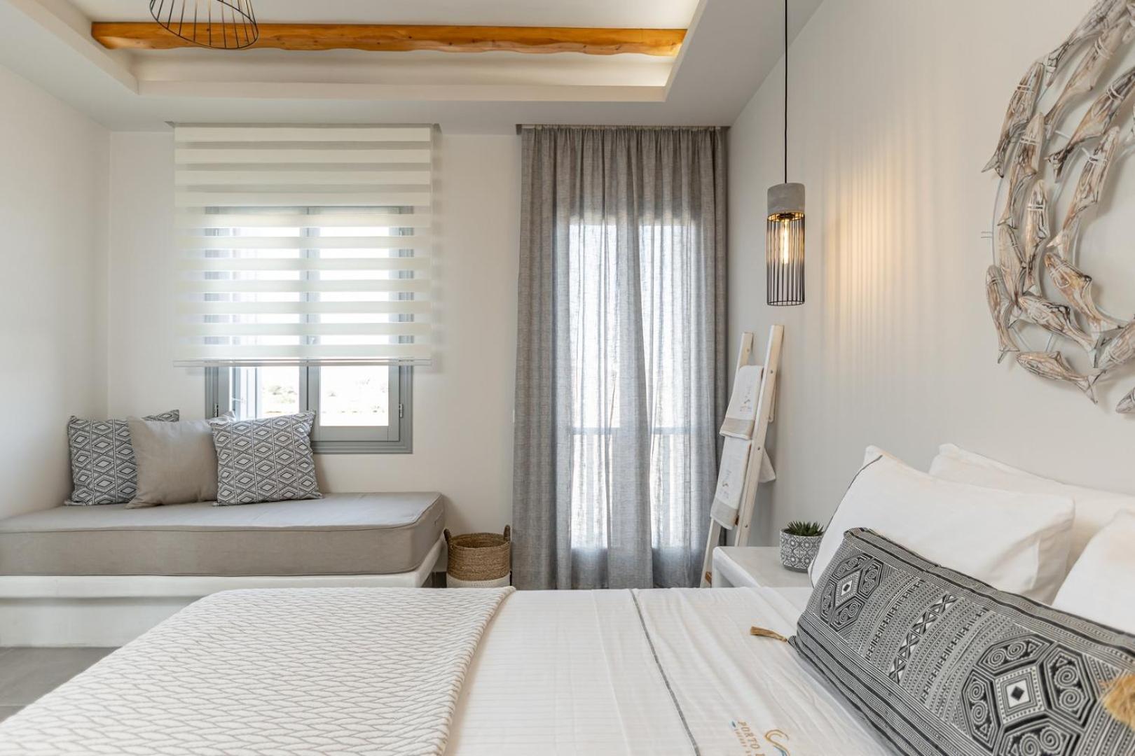 Porto Dema Luxury Suites Schoinoussa 外观 照片