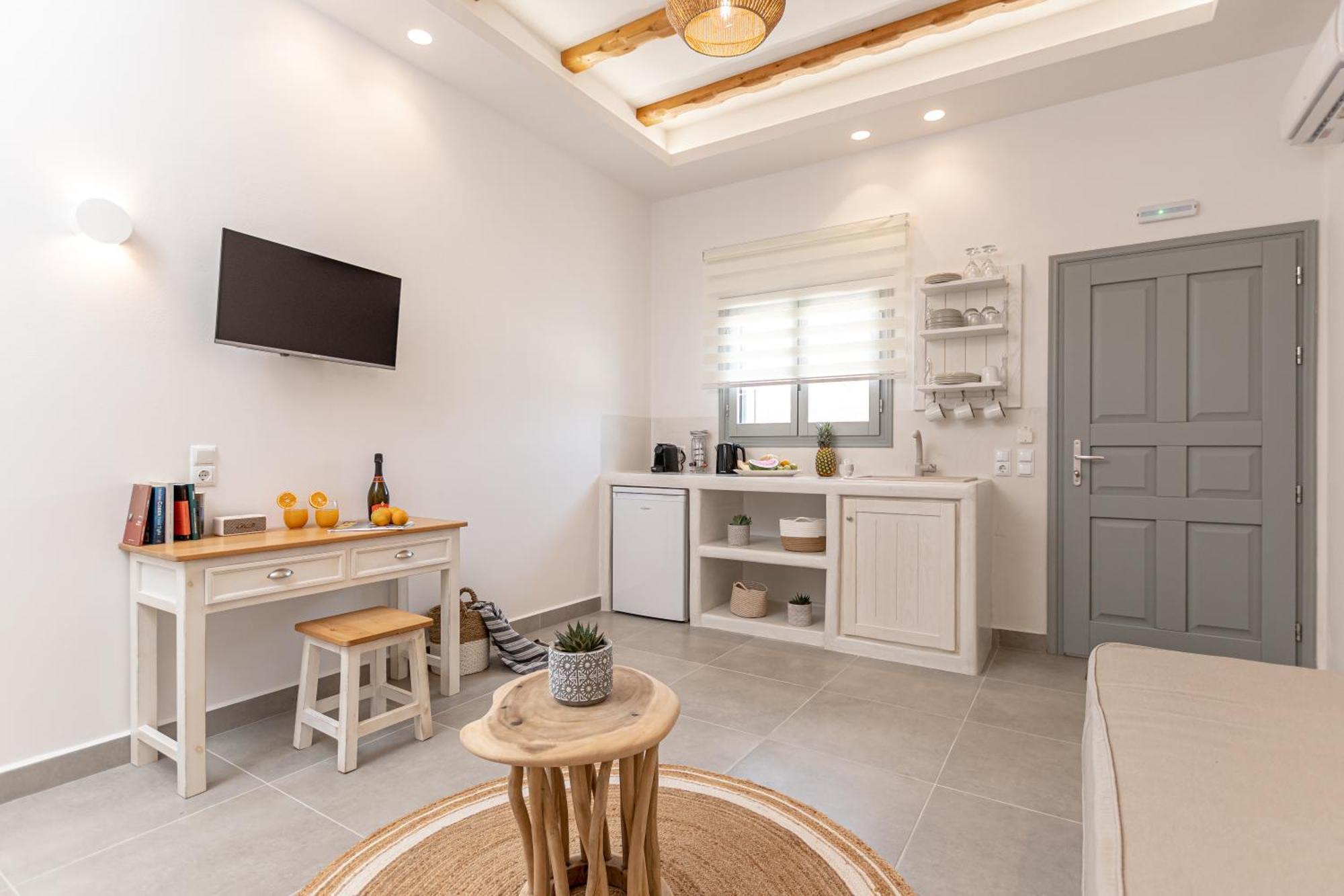 Porto Dema Luxury Suites Schoinoussa 外观 照片