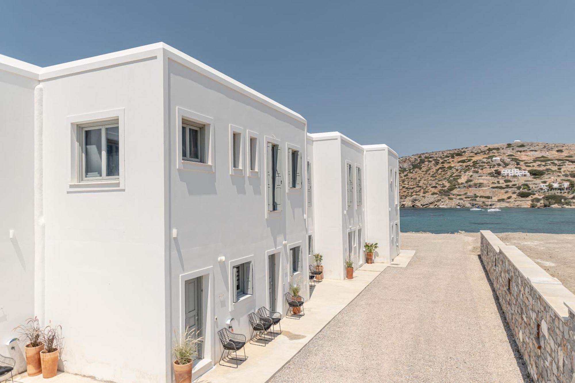 Porto Dema Luxury Suites Schoinoussa 外观 照片
