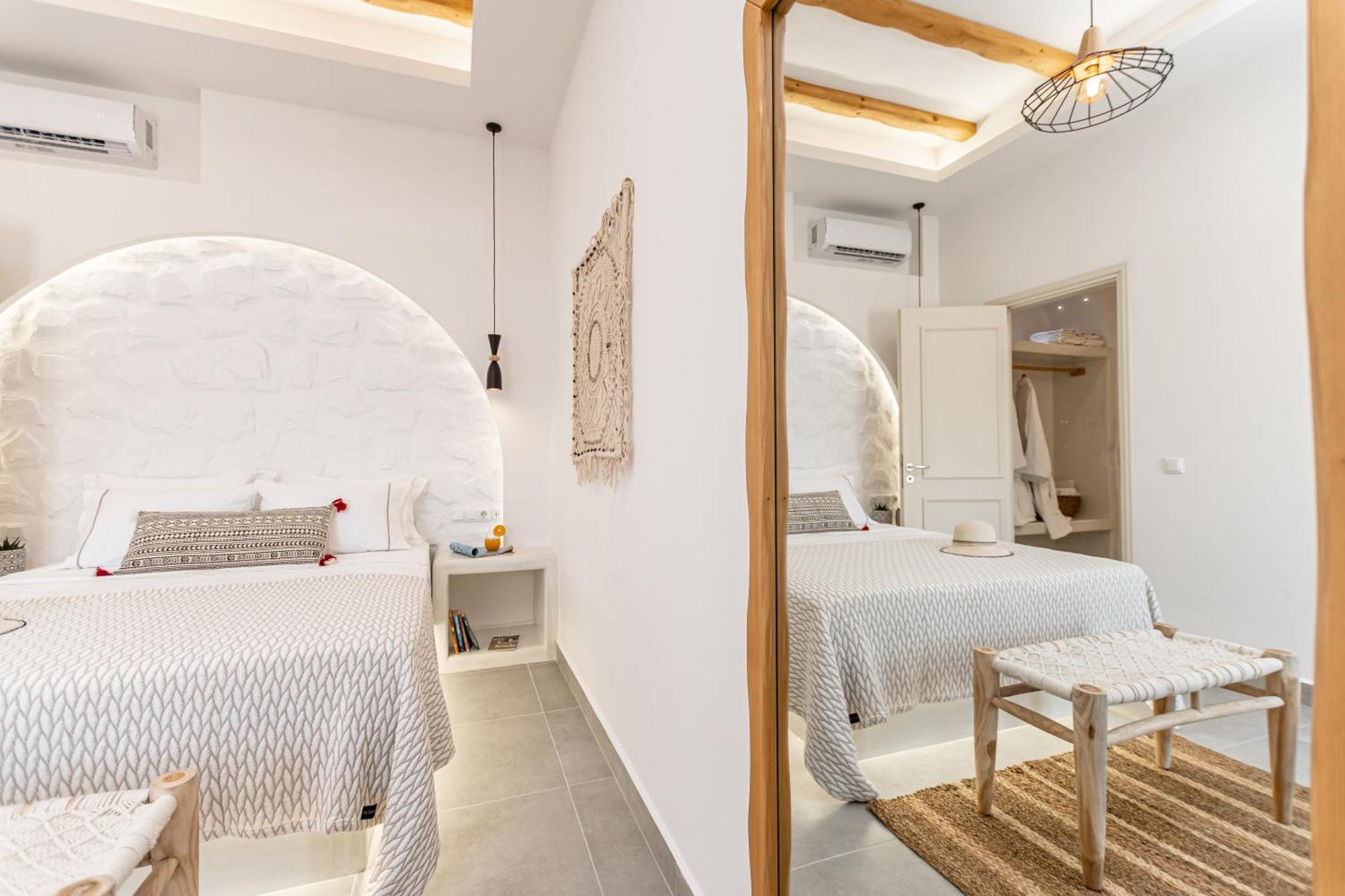 Porto Dema Luxury Suites Schoinoussa 外观 照片