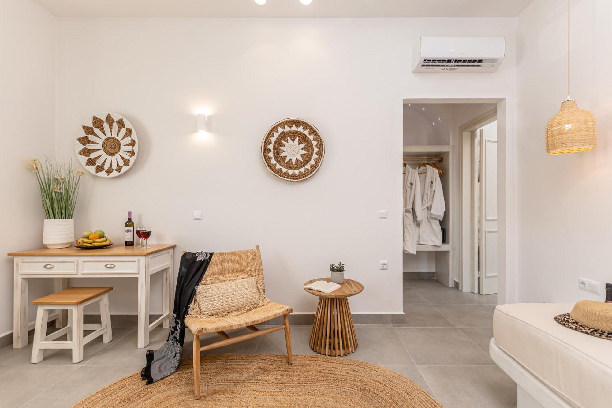 Porto Dema Luxury Suites Schoinoussa 外观 照片