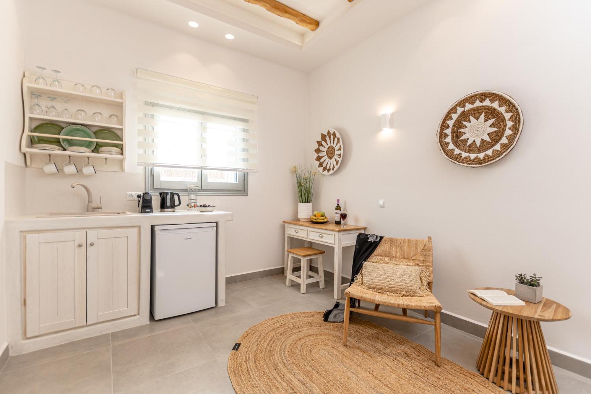 Porto Dema Luxury Suites Schoinoussa 外观 照片